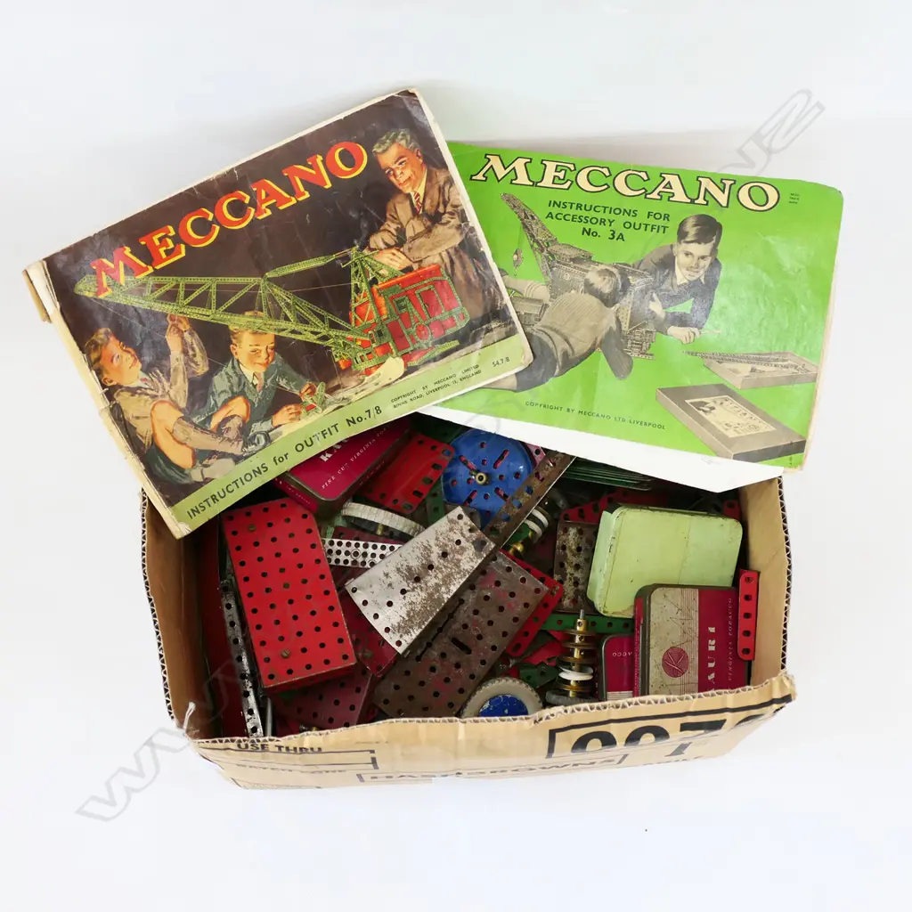 GOOD BOX LOT ASSORTED MECCANO INCL. INSTRUCTION BOOKS Image 1++